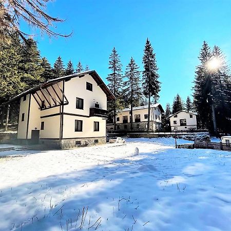 Комплекс Орлово Гнездо Beli Iskar Exteriér fotografie